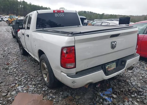 2017 Ram 1500 Express 4X2 6'4 Box из США, поврежденный, VIN 1C6RR6FT9HS610021